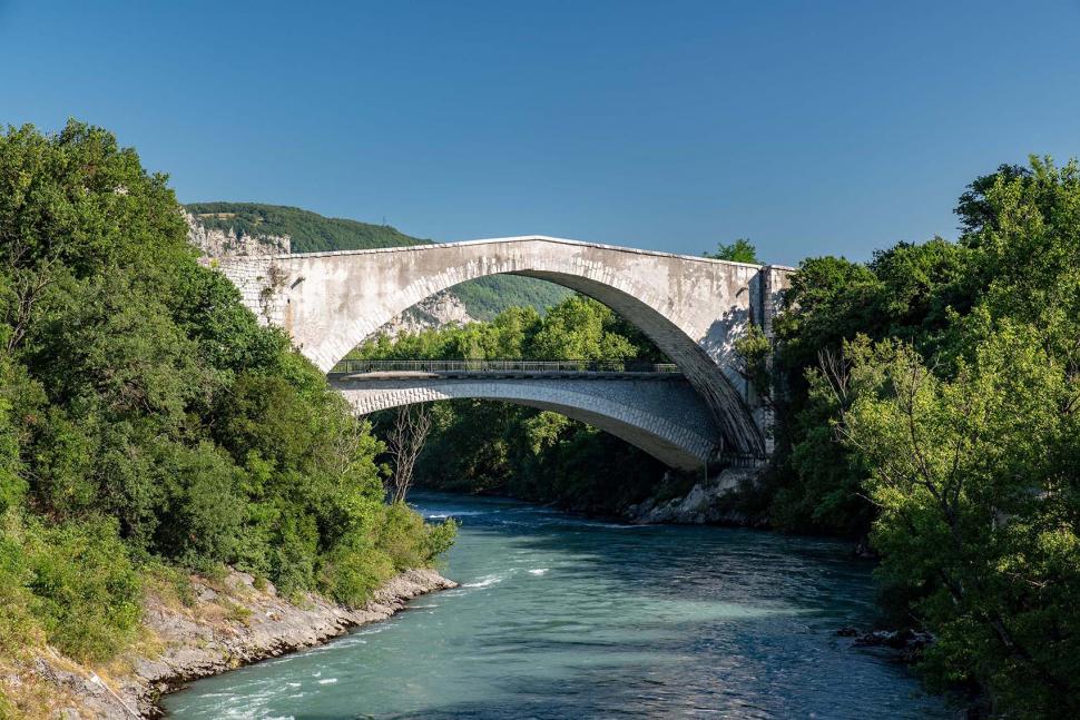 Le Pont-de-Claix — 38800